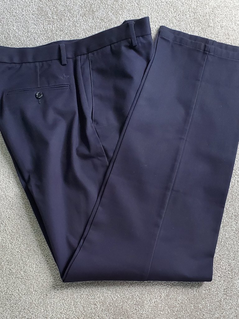 Men's Dockers Classic Fit Navy Waist 36 Length 36 Like New